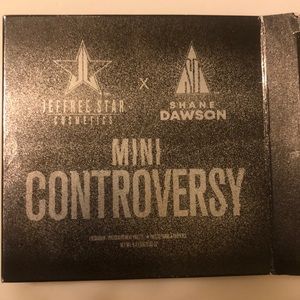 MINI CONTROVERSY PALETTE🔥 almost like new 💗